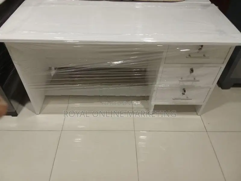 White Office Table with 3 Locker (Q-24)