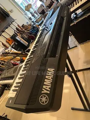 Yamaha PSR Sx-700 Keyboard