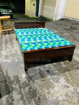 Double Box Bed with Mattrees