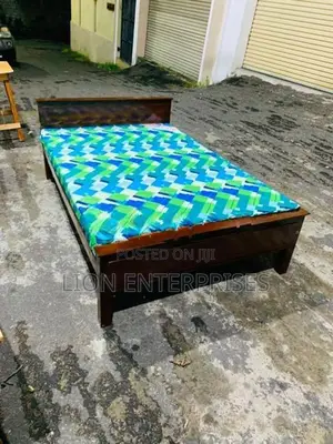 Double Box Bed with Mattrees