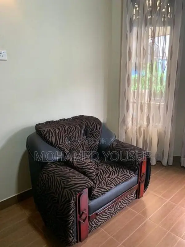 Living Room Sofa Set – 3+2+1 Seater with Cushions
