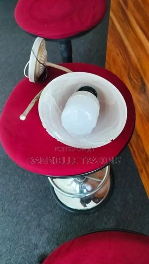 WALL LIGHT