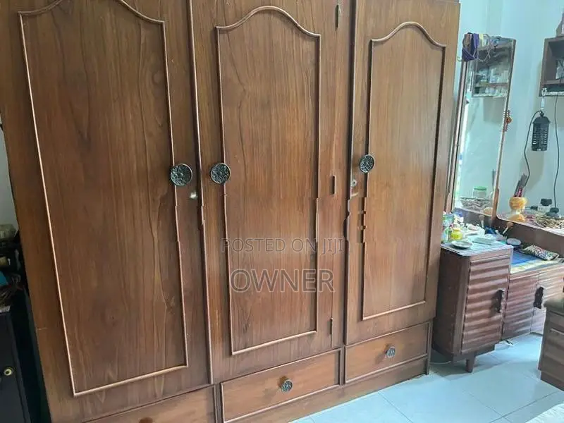 Teak Almari