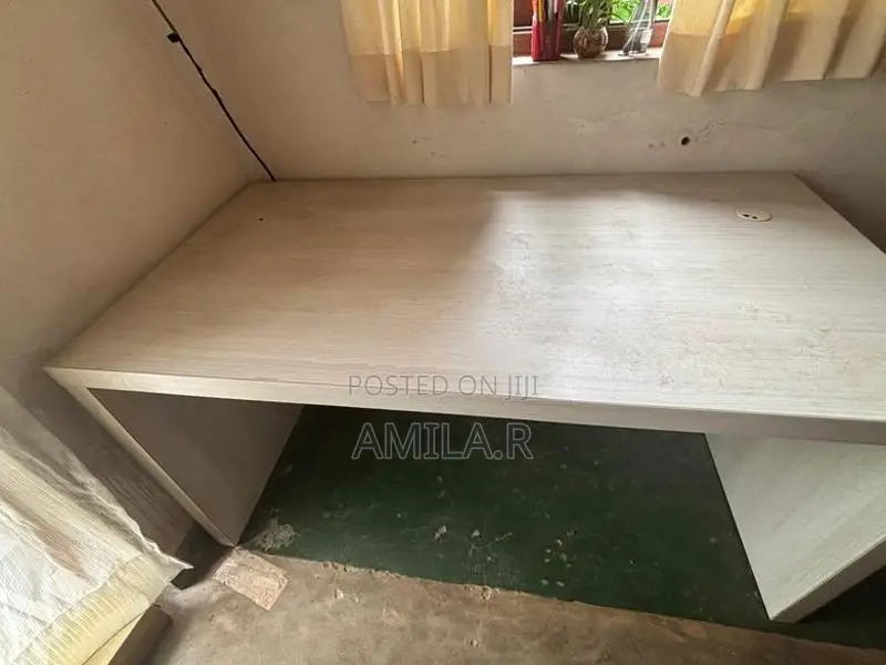 5x2.5 Feet Arpico White Office Table