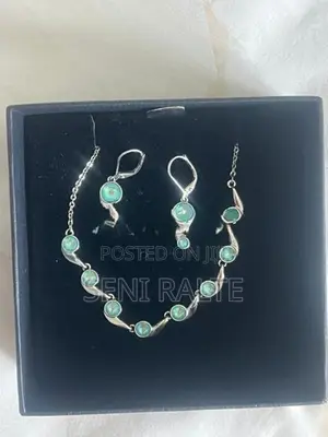 Touchstone silver necklace with earrings set