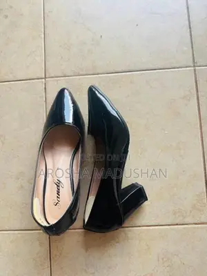 Luna Gloss Black Heels