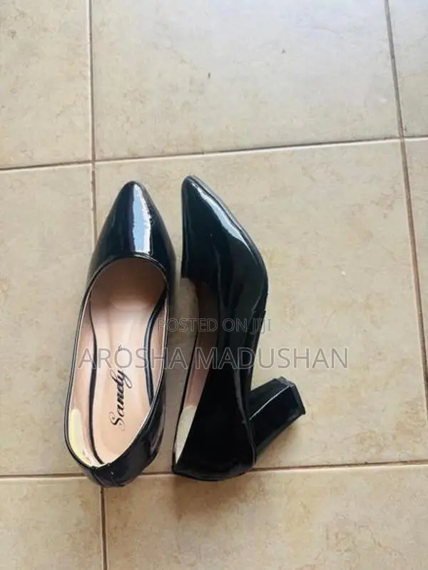 Luna Gloss Black Heels