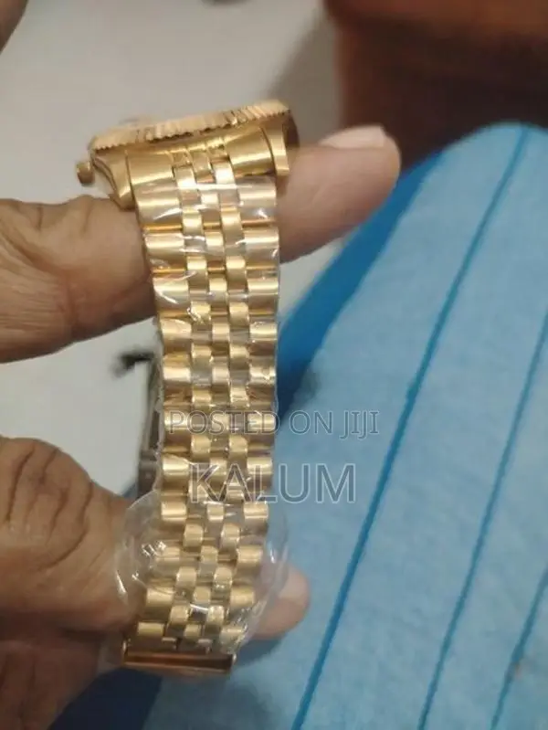Omax Gold Color Watch