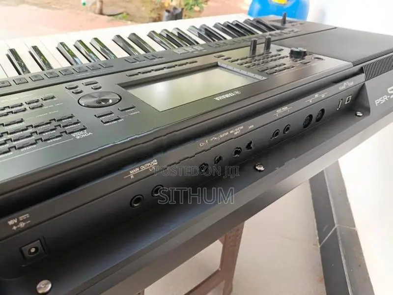 PSR SX700 Digital Keyboard