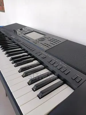 PSR SX700 Digital Keyboard