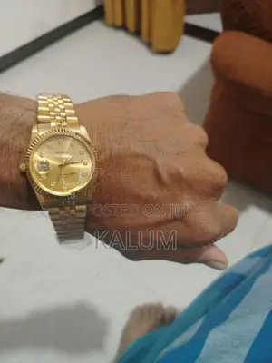 Omax Gold Color Watch