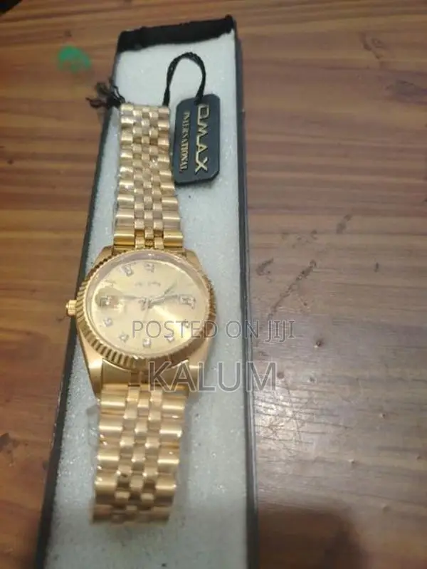 Omax Gold Color Watch