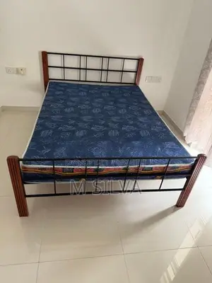 Double Bed 5*6.25 with Mattress