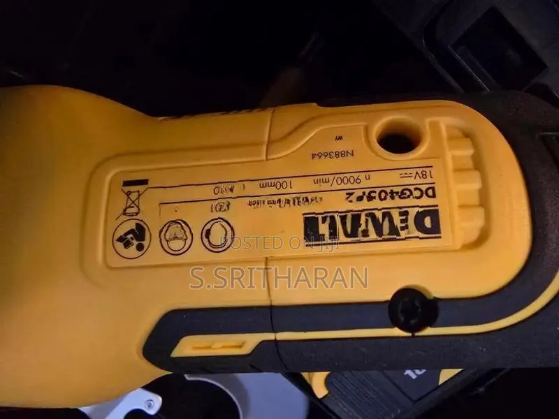 Dewalt Angle Grinder 100MM