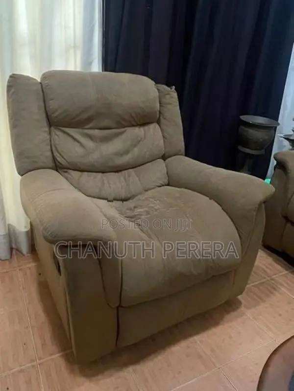 Arpico Recliner Ajustable Sofa Set