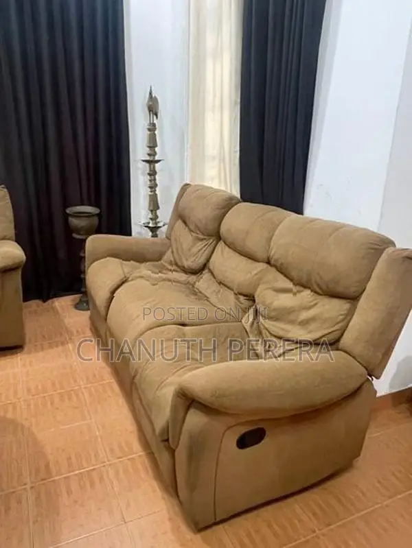 Arpico Recliner Ajustable Sofa Set