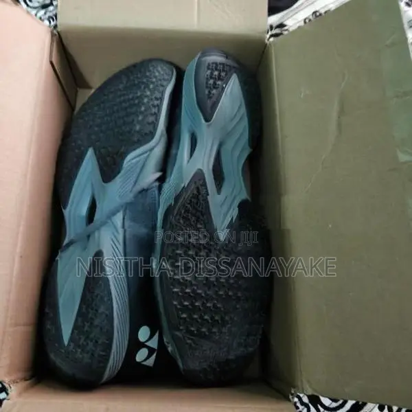 Yonex Aerus Z2 Badminton Shoes