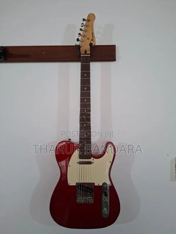 Mavis Guitar