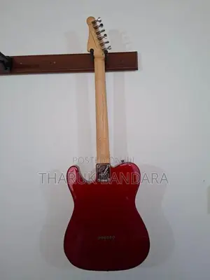 Mavis Guitar