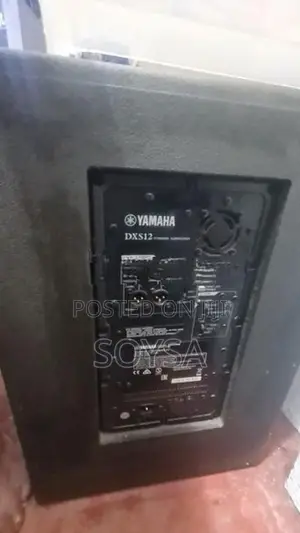 Powered Subwoofer Yamaha Dxs12