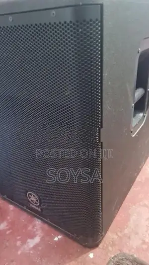 Powered Subwoofer Yamaha Dxs12
