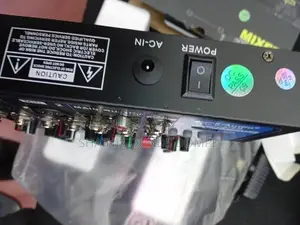 4-Channel Compact Audio Mixing Console