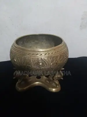 Old brass item "SINHALA ALIPATHARAYA"