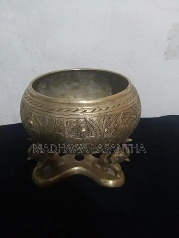 Old brass item "SINHALA ALIPATHARAYA"