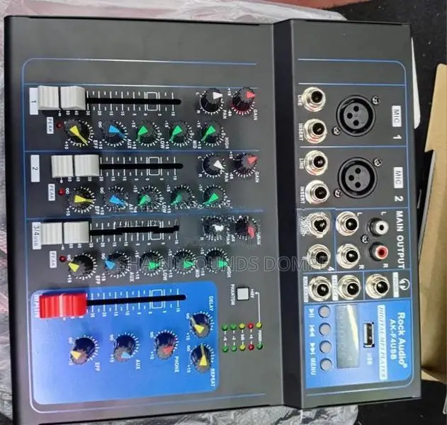 4-Channel Compact Audio Mixing Console