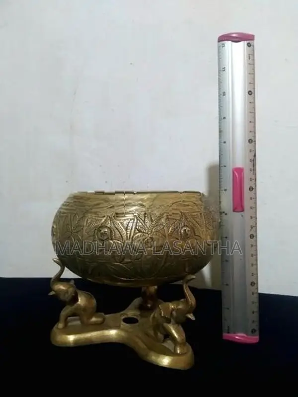 Old brass item "SINHALA ALIPATHARAYA"