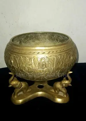 Old brass item "SINHALA ALIPATHARAYA"