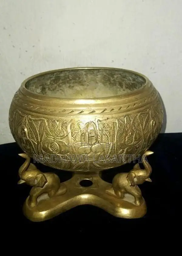 Old brass item "SINHALA ALIPATHARAYA"