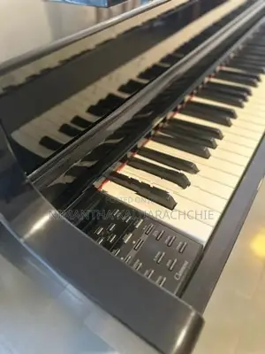 Yamaha Digital Grand Piano - CLP 565GP