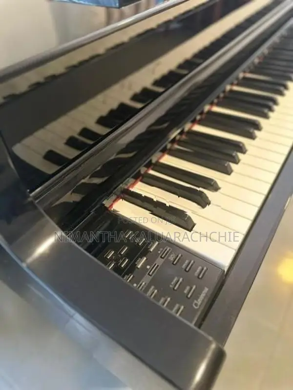 Yamaha Digital Grand Piano - CLP 565GP