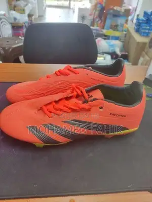 football boots ( predator ) 40-45 sizes