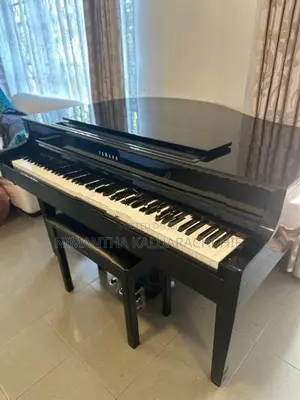 Yamaha Digital Grand Piano - CLP 565GP