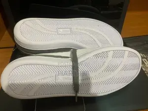 AUTHENTIC Puma Smash Suede – UK 11