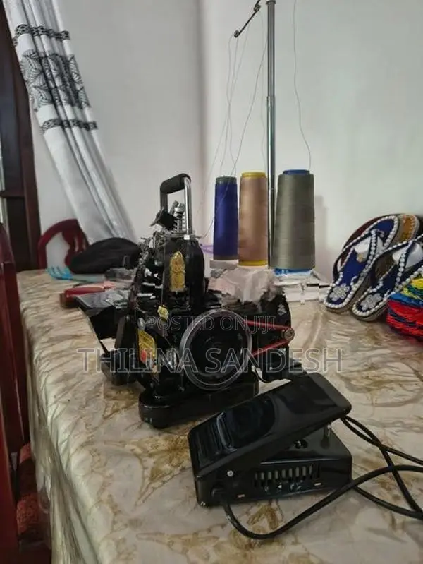 REGNIS 3 Thread Overlock Machine