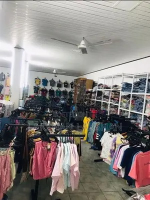 Shop Clearance! රෙදි කඩේ මුළු ඇඳුම් Stock එකම එකපිටින් Sale!