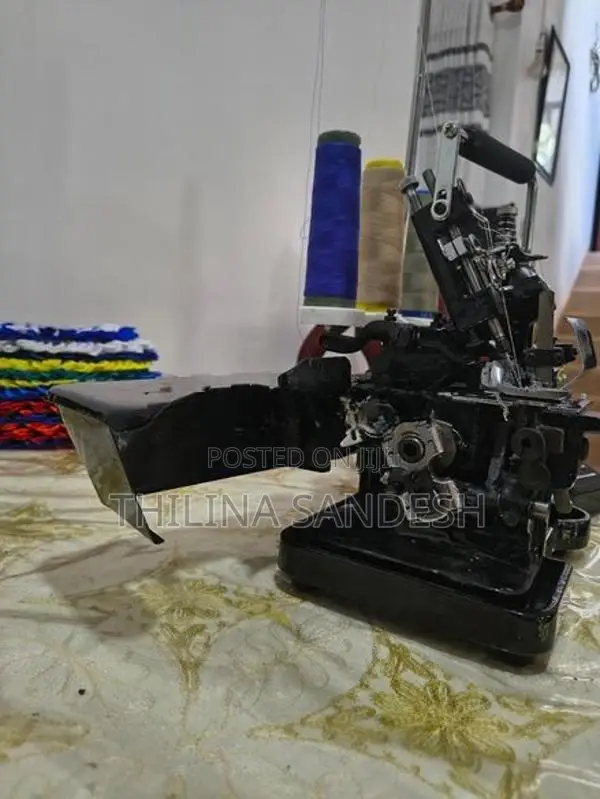 REGNIS 3 Thread Overlock Machine