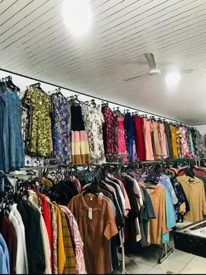Shop Clearance! රෙදි කඩේ මුළු ඇඳුම් Stock එකම එකපිටින් Sale!