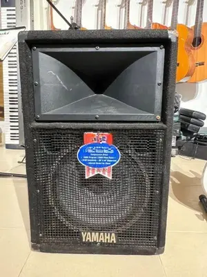 Yamaha S1121 v Pa Speker