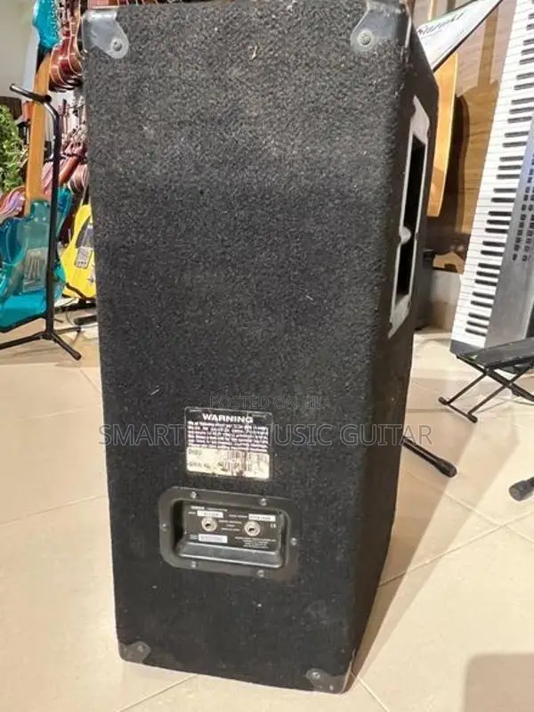 Yamaha S1121 v Pa Speker