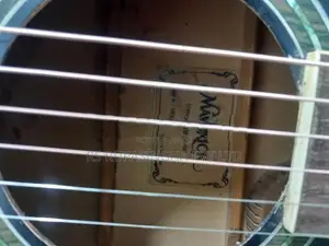 Box Guitar
