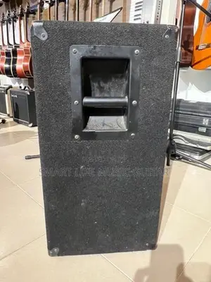 Yamaha S1121 v Pa Speker
