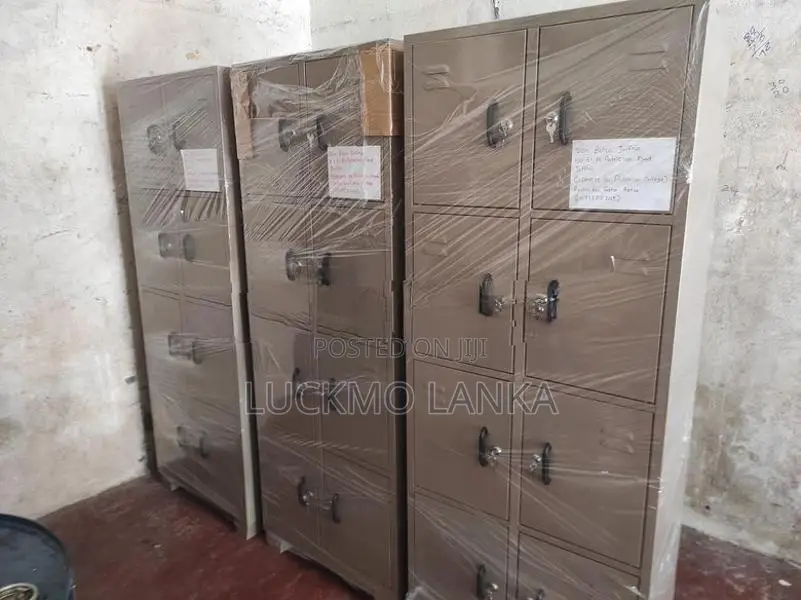 New Steel Unit 8 Locker Set (Ee10)