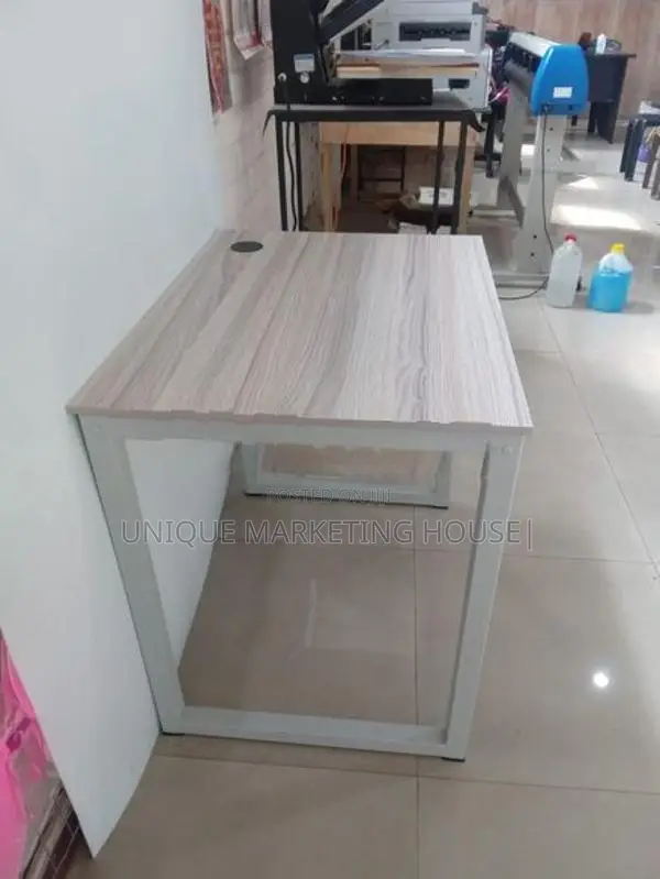 Modern 5x2 Smart Structure Table