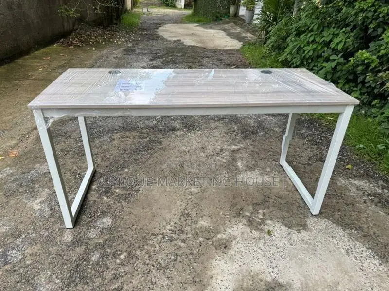 Modern 5x2 Smart Structure Table