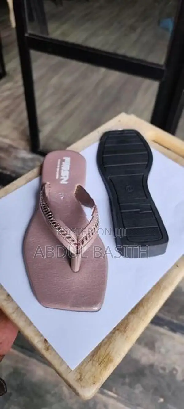 slippers wholesale with retail