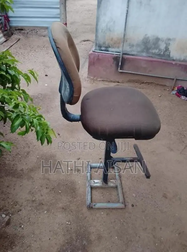 Cashier Chair
